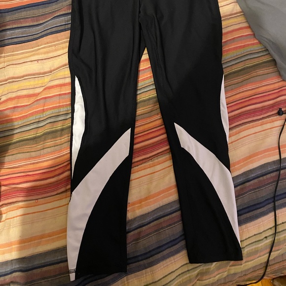 Xersion Active wear leggings amazing for working out 🏋️‍♀️ - Picture 3 of 3